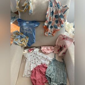 Lot of baby outfits, used once, great condition